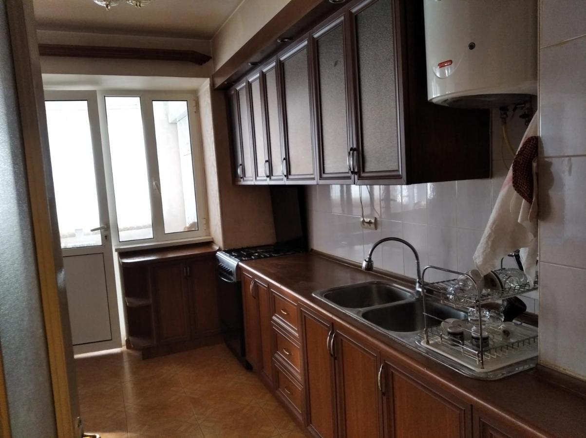 3 Room Apartment In Small Center Of 耶烈万 外观 照片