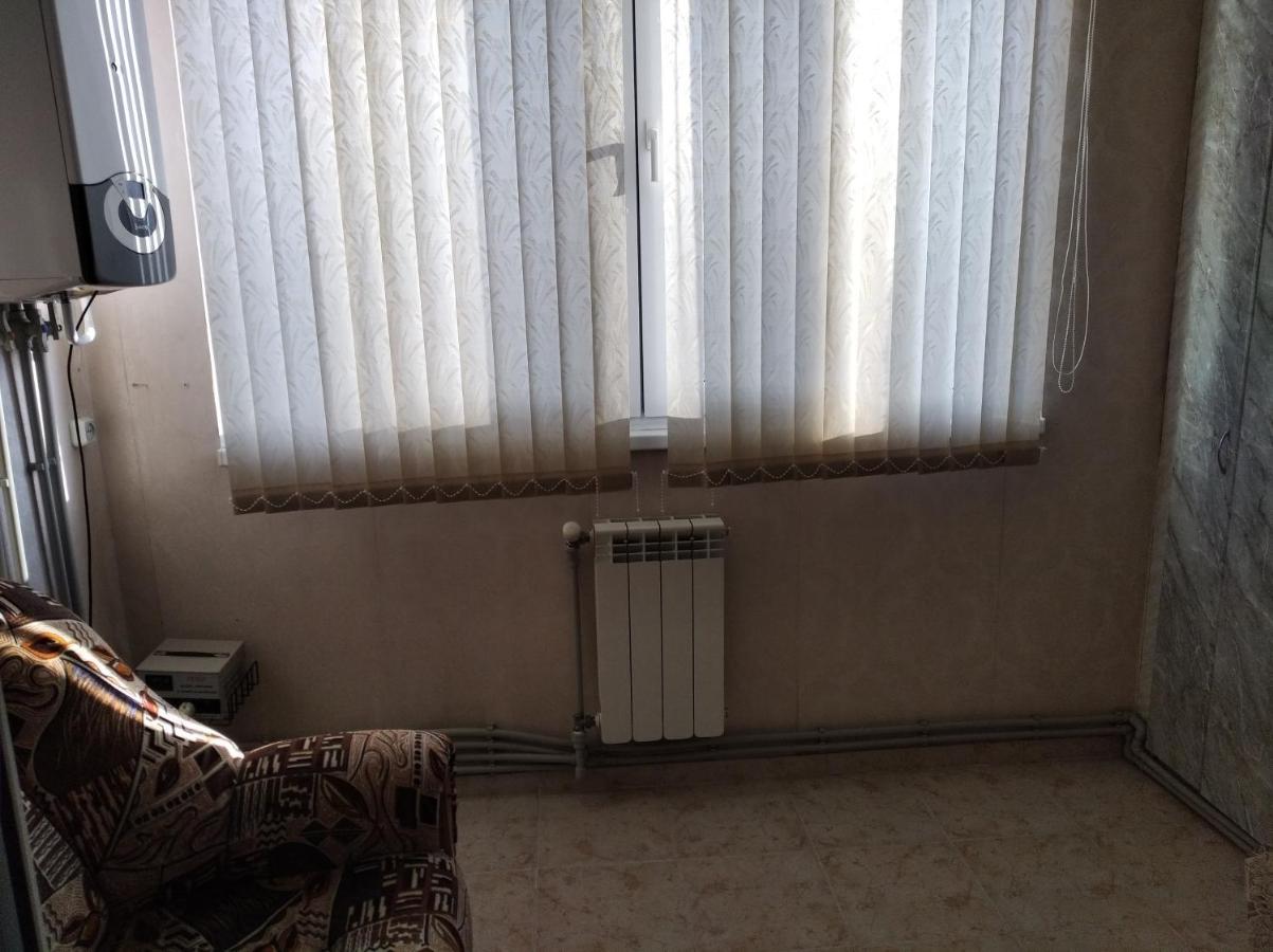 3 Room Apartment In Small Center Of 耶烈万 外观 照片