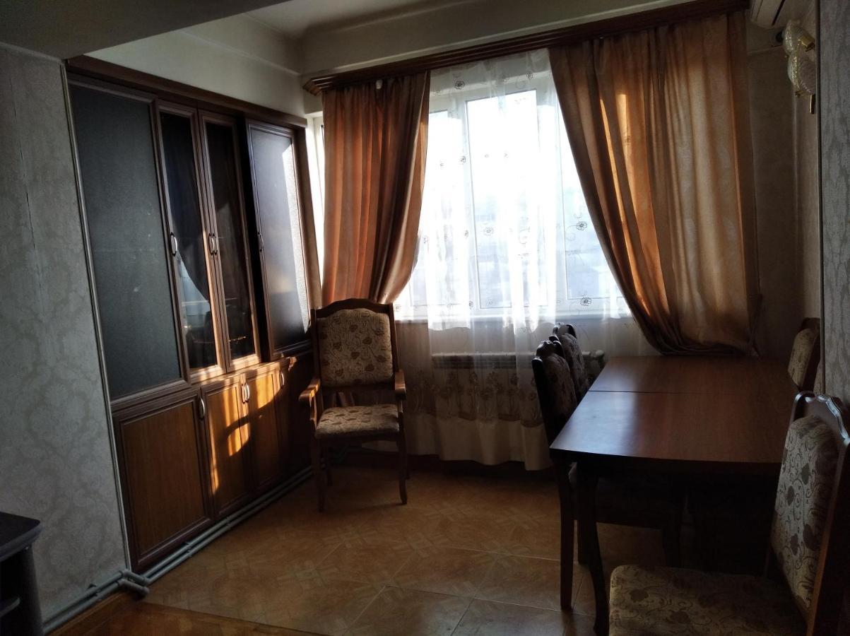 3 Room Apartment In Small Center Of 耶烈万 外观 照片