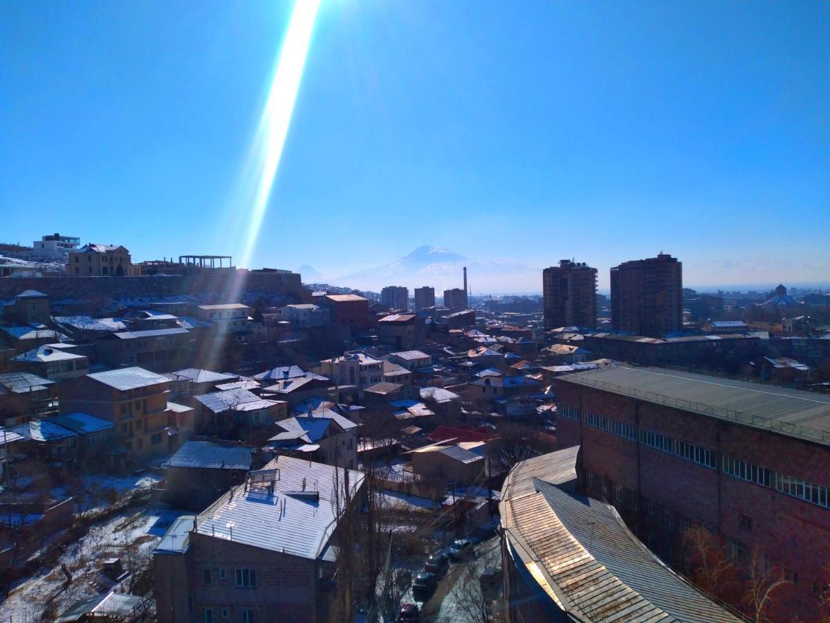 3 Room Apartment In Small Center Of 耶烈万 外观 照片