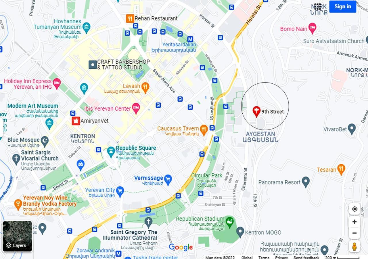 3 Room Apartment In Small Center Of 耶烈万 外观 照片